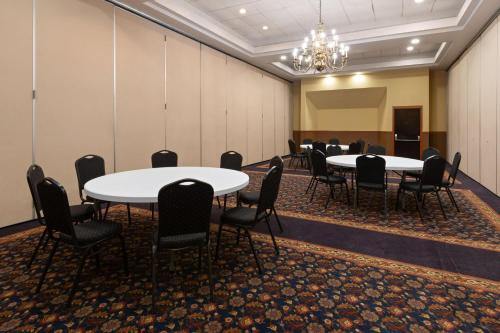 days inn and suites by wyndham festus