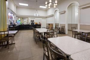 days inn and suites by wyndham festus