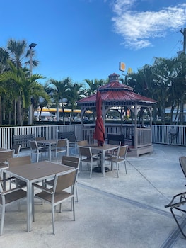 Days Inn & Suites By Wyndham Bonita Springs North Naples,Collier County>>Bonita Springs,3 star