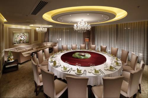 lia charlton hotel shenzhen