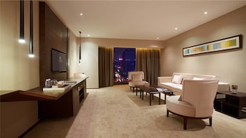 lia charlton hotel shenzhen