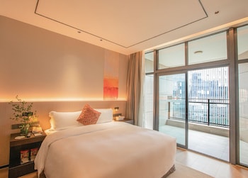 lia charlton hotel shenzhen