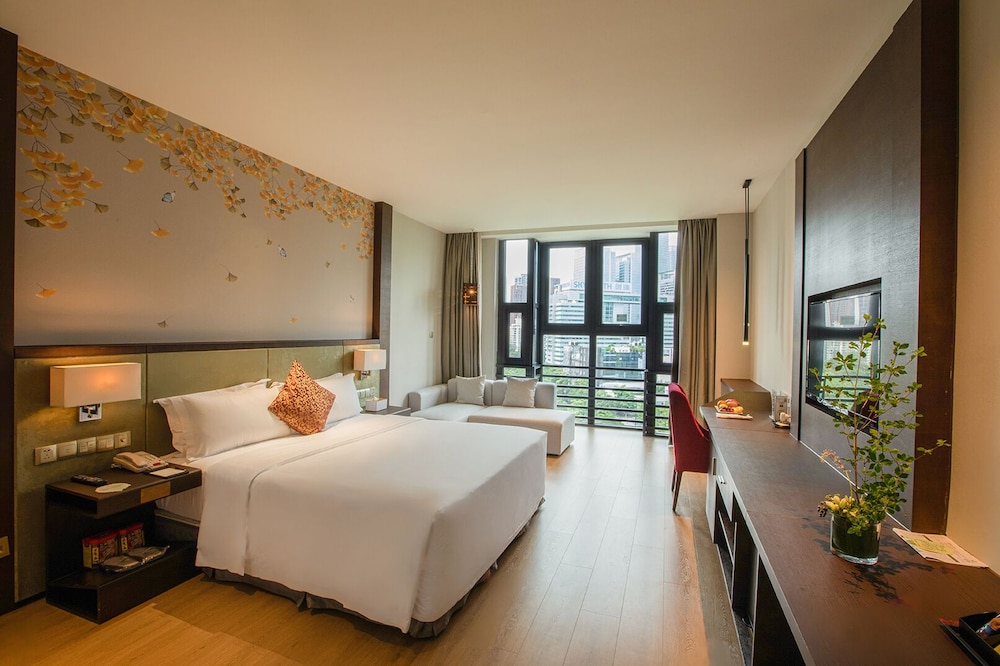 lia charlton hotel shenzhen