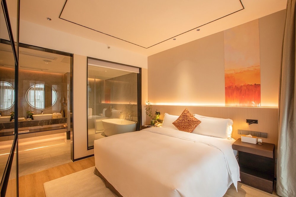 lia charlton hotel shenzhen