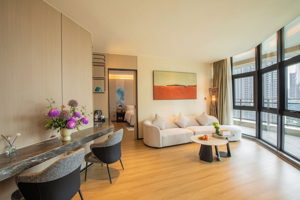 lia charlton hotel shenzhen