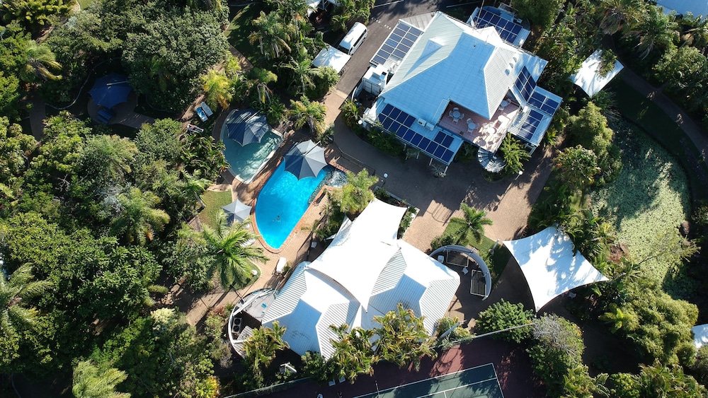 kellys beach resort