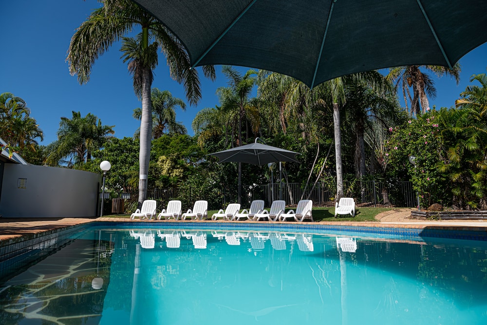 kellys beach resort