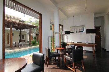 chic quarter residence