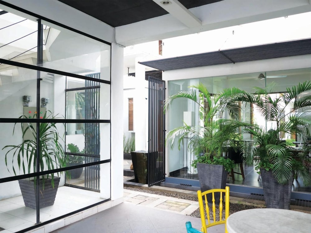 chic quarter residence