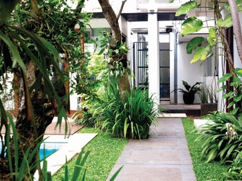 chic quarter residence