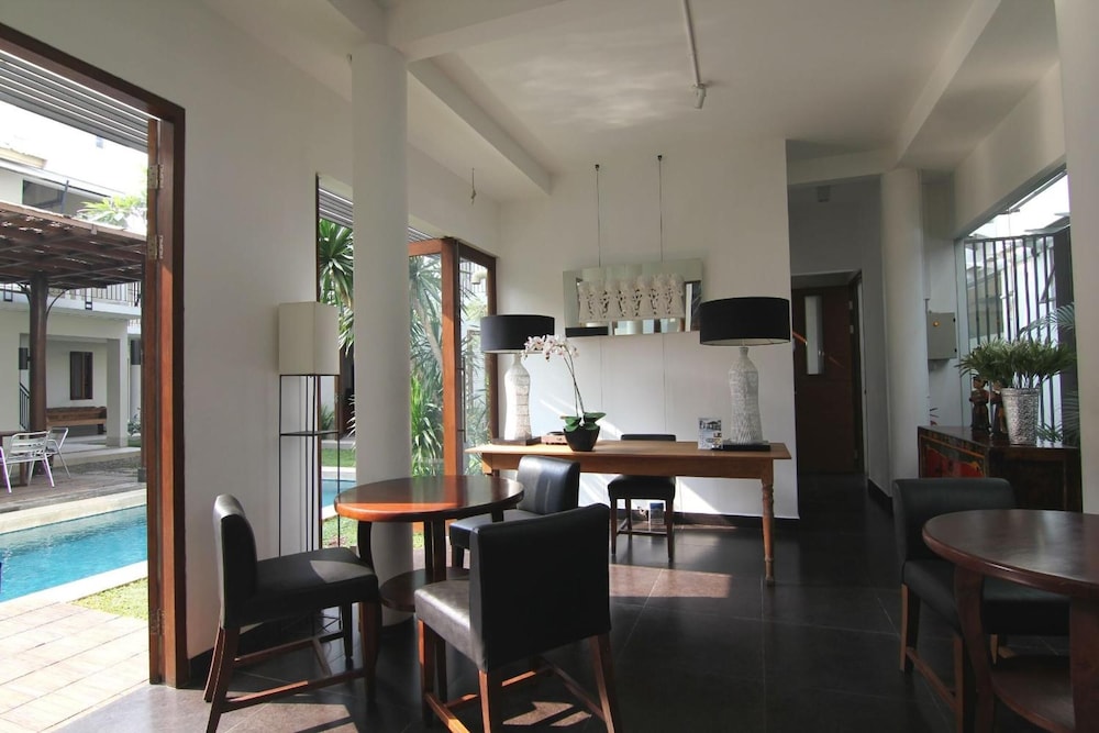 chic quarter residence