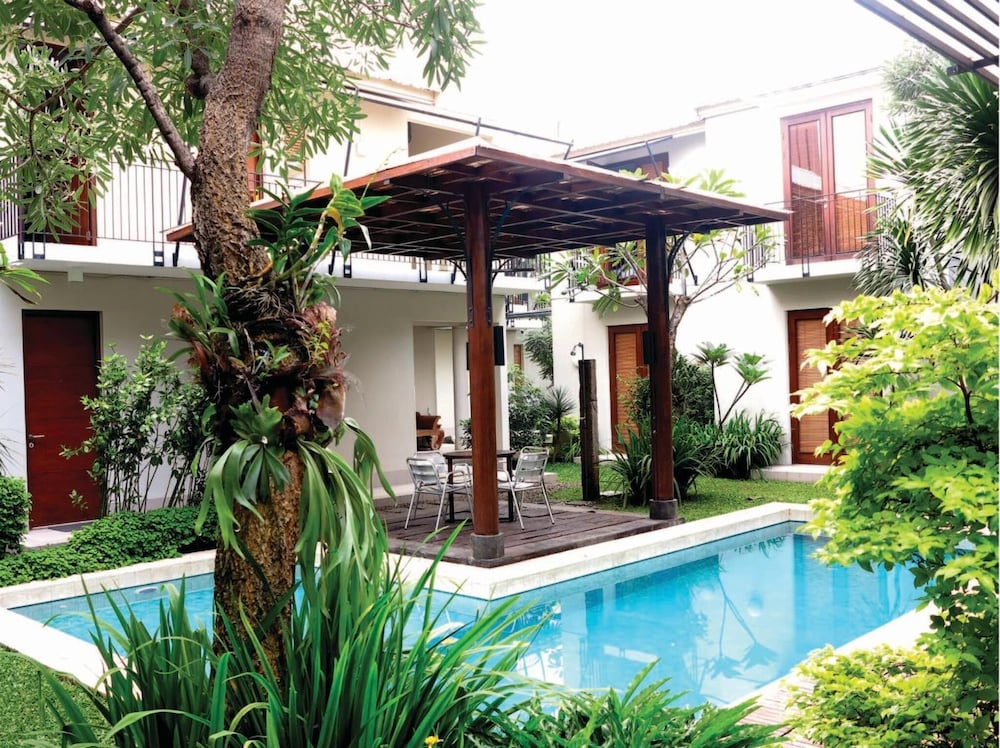 chic quarter residence