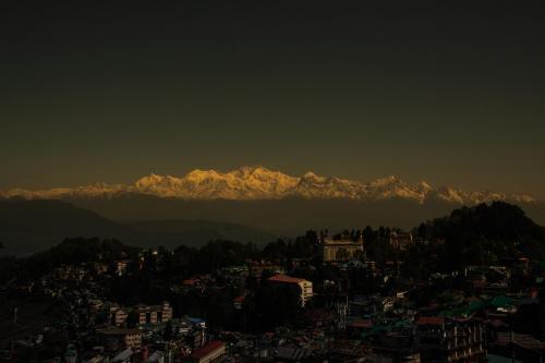 sumitel vista 800m from mall road