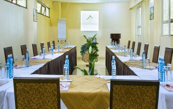 the legacy hotel and suites
