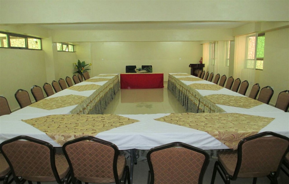 the legacy hotel and suites