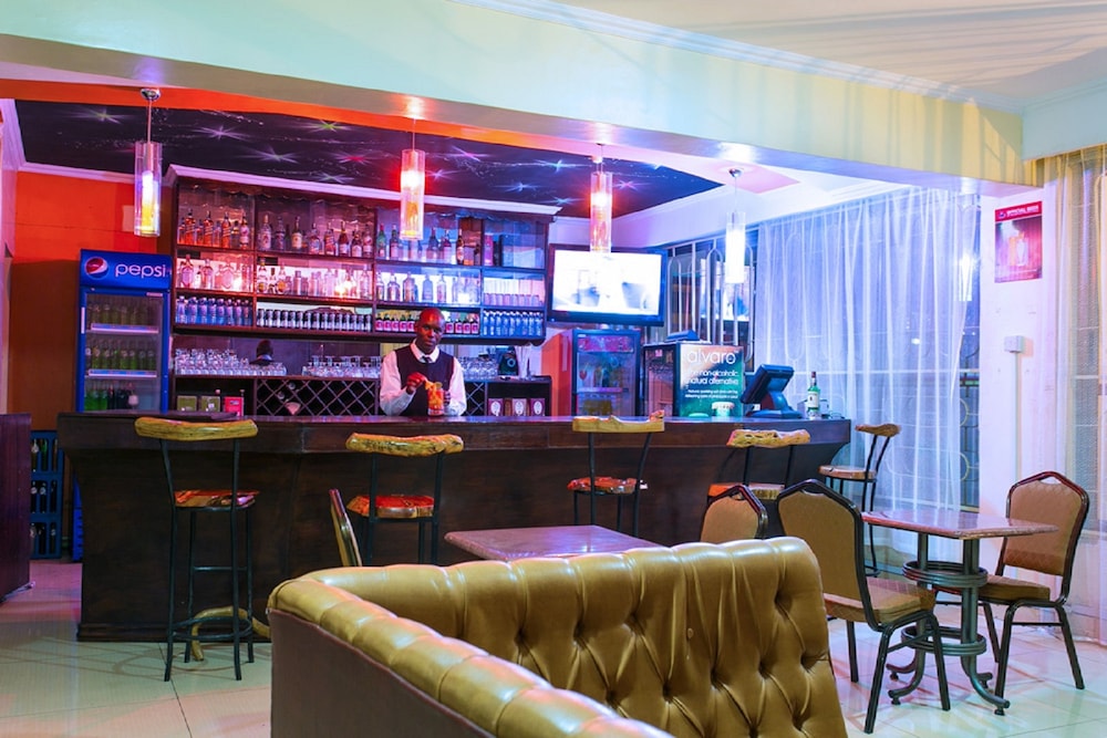 the legacy hotel and suites