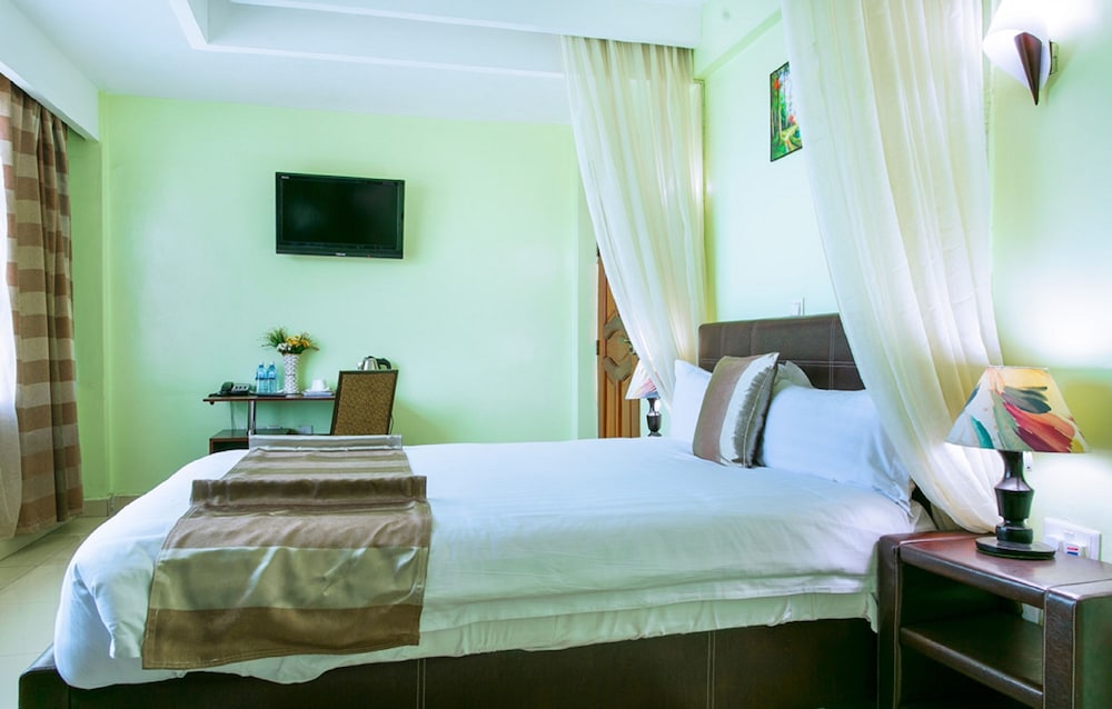 the legacy hotel and suites