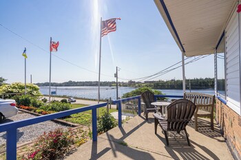 novastar motel on the lake