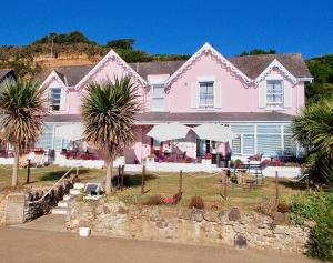 pink beach guest house