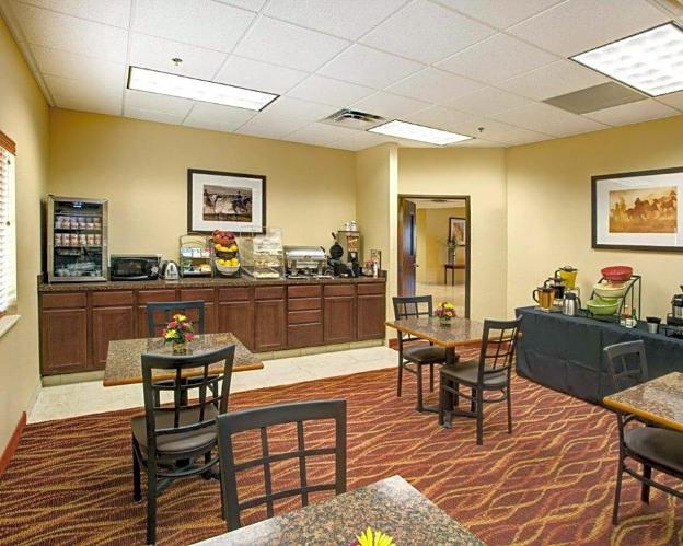 rodeway inn and suites phillipsburg