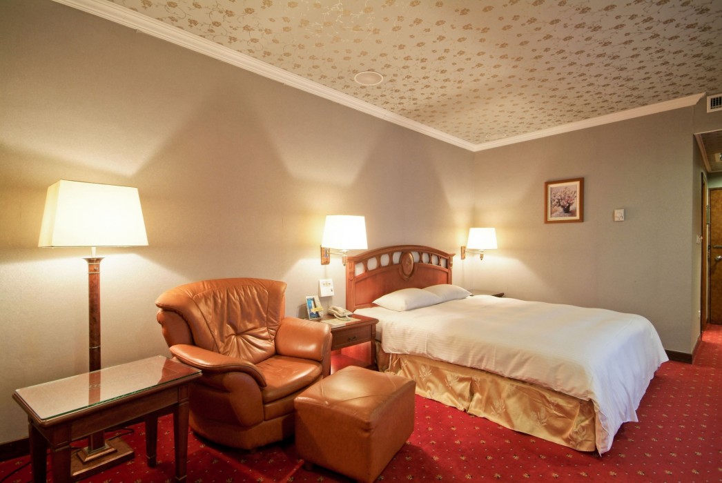 f hotel tainan