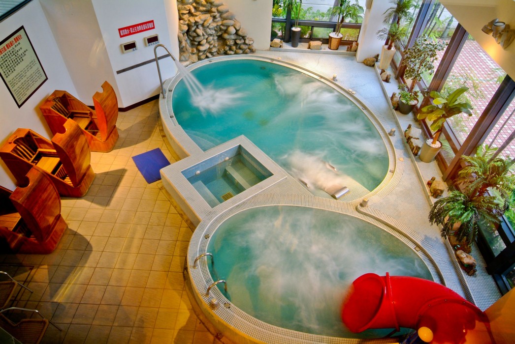 f hotel tainan