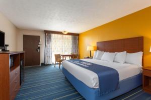 days inn by wyndham breezewood