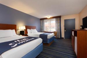 days inn by wyndham breezewood