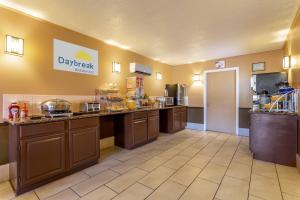 days inn by wyndham breezewood