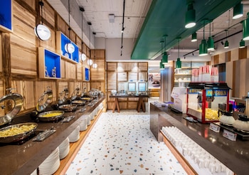 royal group hotel xiong zhong branch