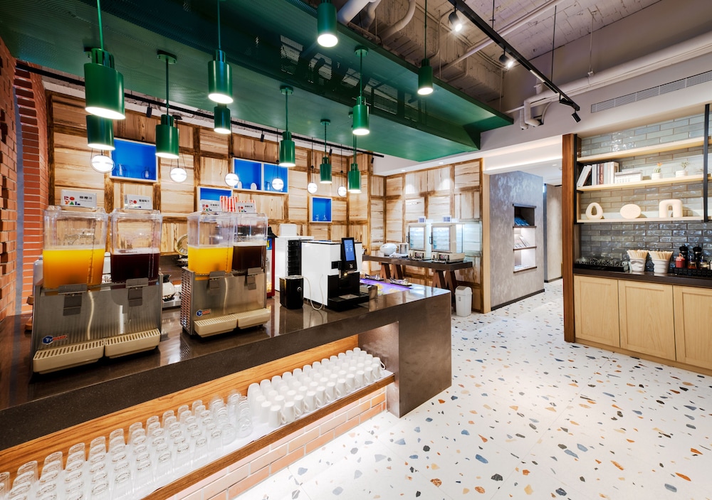 royal group hotel xiong zhong branch