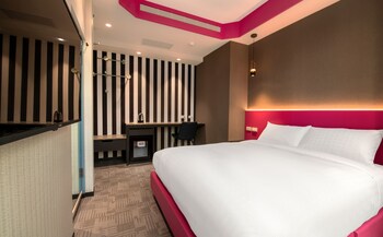 royal group hotel xiong zhong branch