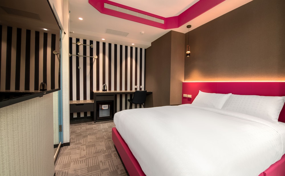 royal group hotel xiong zhong branch