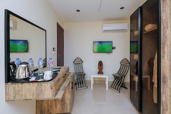 taj pyramids view inn