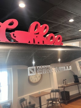 trade winds on the bay