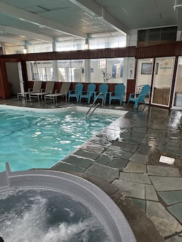 trade winds on the bay