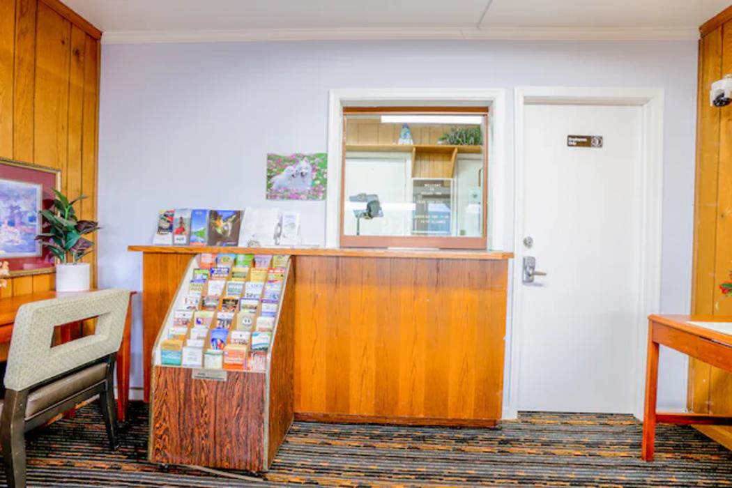 relax inn by oyo natural bridge i 81