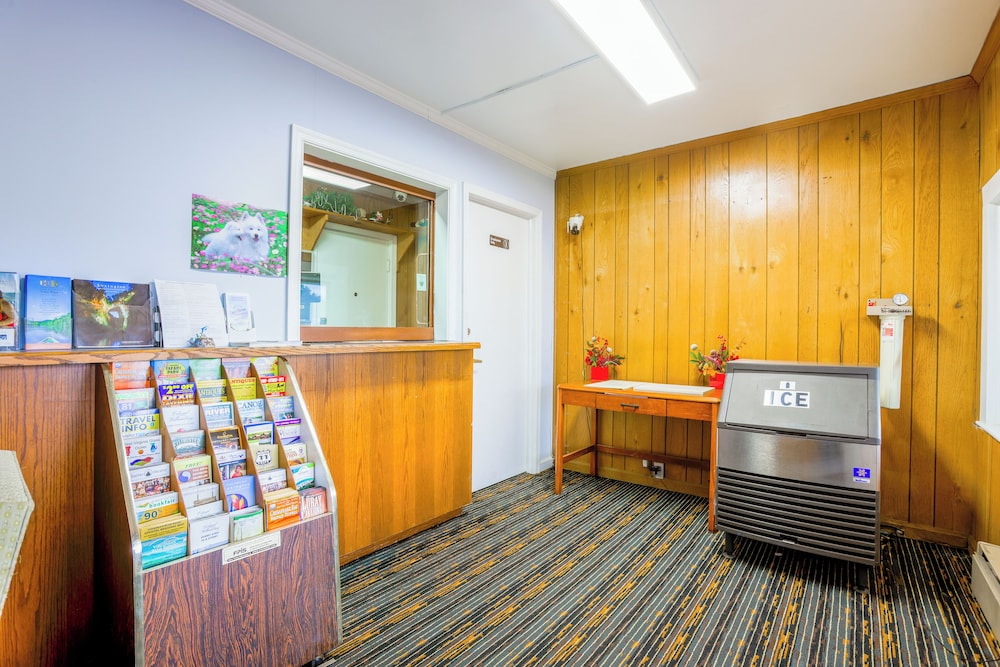 relax inn by oyo natural bridge i 81