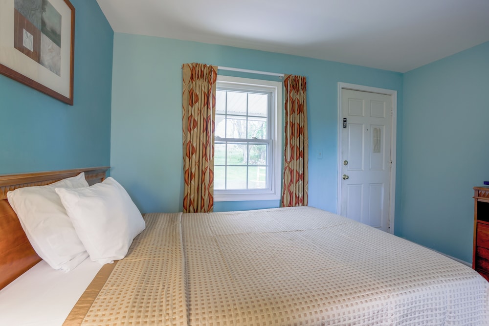 relax inn by oyo natural bridge i 81