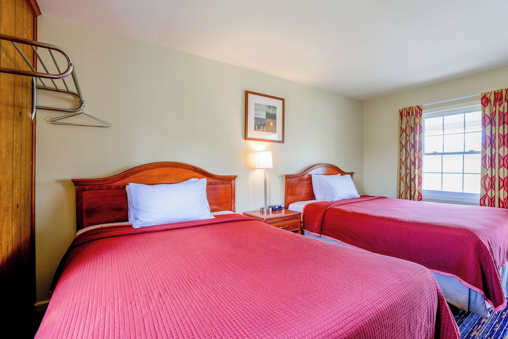 relax inn by oyo natural bridge i 81