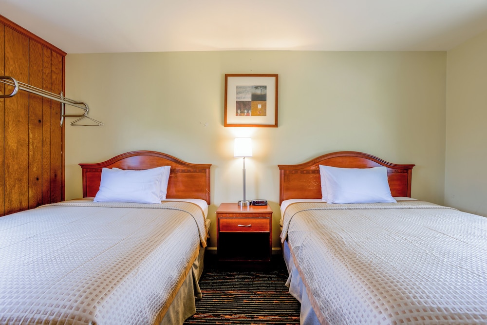 relax inn by oyo natural bridge i 81