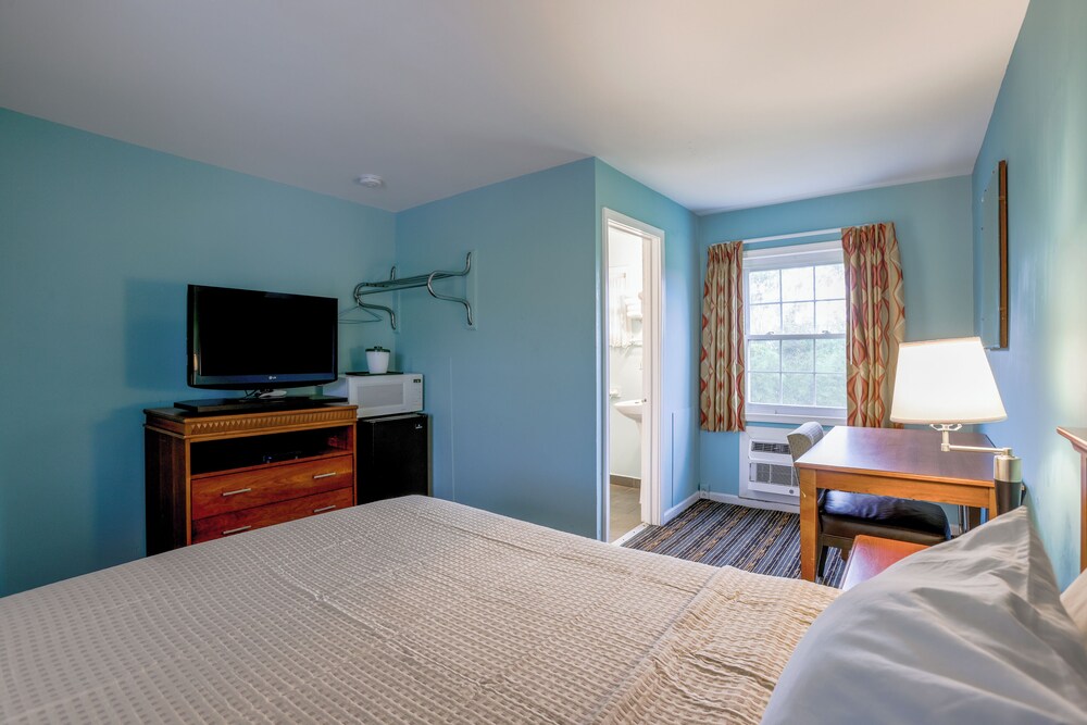 relax inn by oyo natural bridge i 81