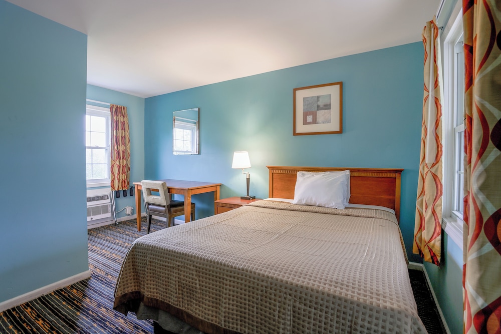 relax inn by oyo natural bridge i 81