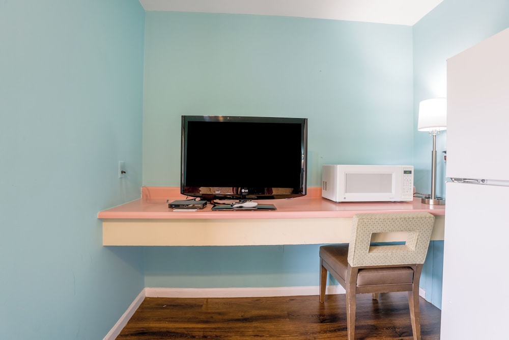 relax inn by oyo natural bridge i 81