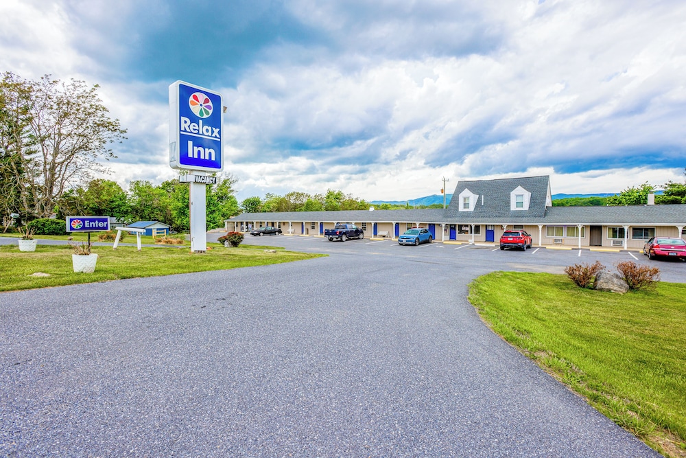relax inn by oyo natural bridge i 81