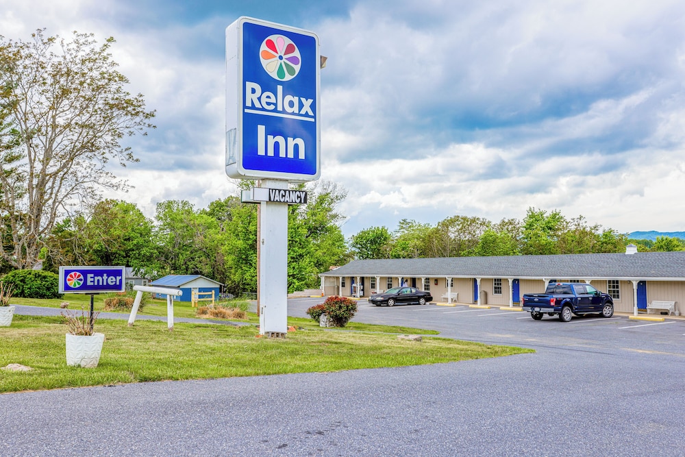 relax inn by oyo natural bridge i 81