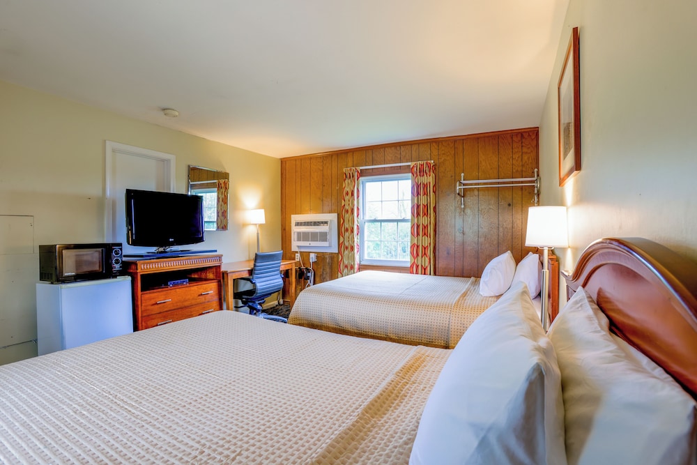 relax inn by oyo natural bridge i 81
