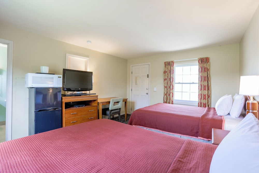 relax inn by oyo natural bridge i 81