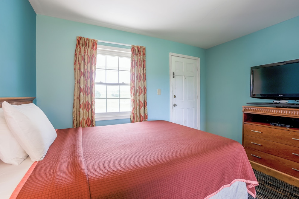 relax inn by oyo natural bridge i 81