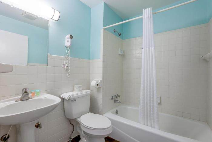 relax inn by oyo natural bridge i 81